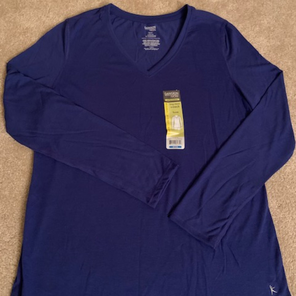 Danskin Tops - Danskin V Neck Tee